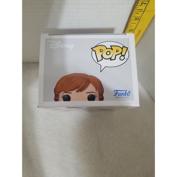 FUNKO POP! Disney Frozen-Funko Shop Exclusive Anna with Pin #582 NIB w Protector - Picture 3 of 7